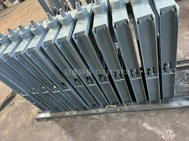 江蘇徐州鋼廠定購的24臺密封型插板閥發(fā)貨